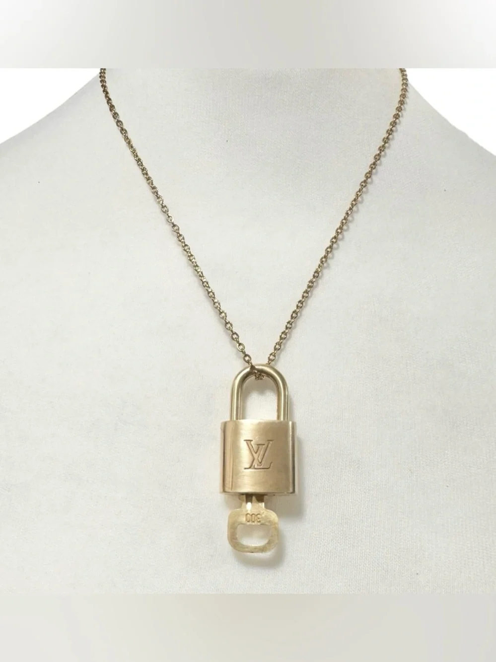Authentic Louis Vuitton #306 Lock & Key Set on a 18K Gold Plated Chain Necklace - Picture 10 of 10